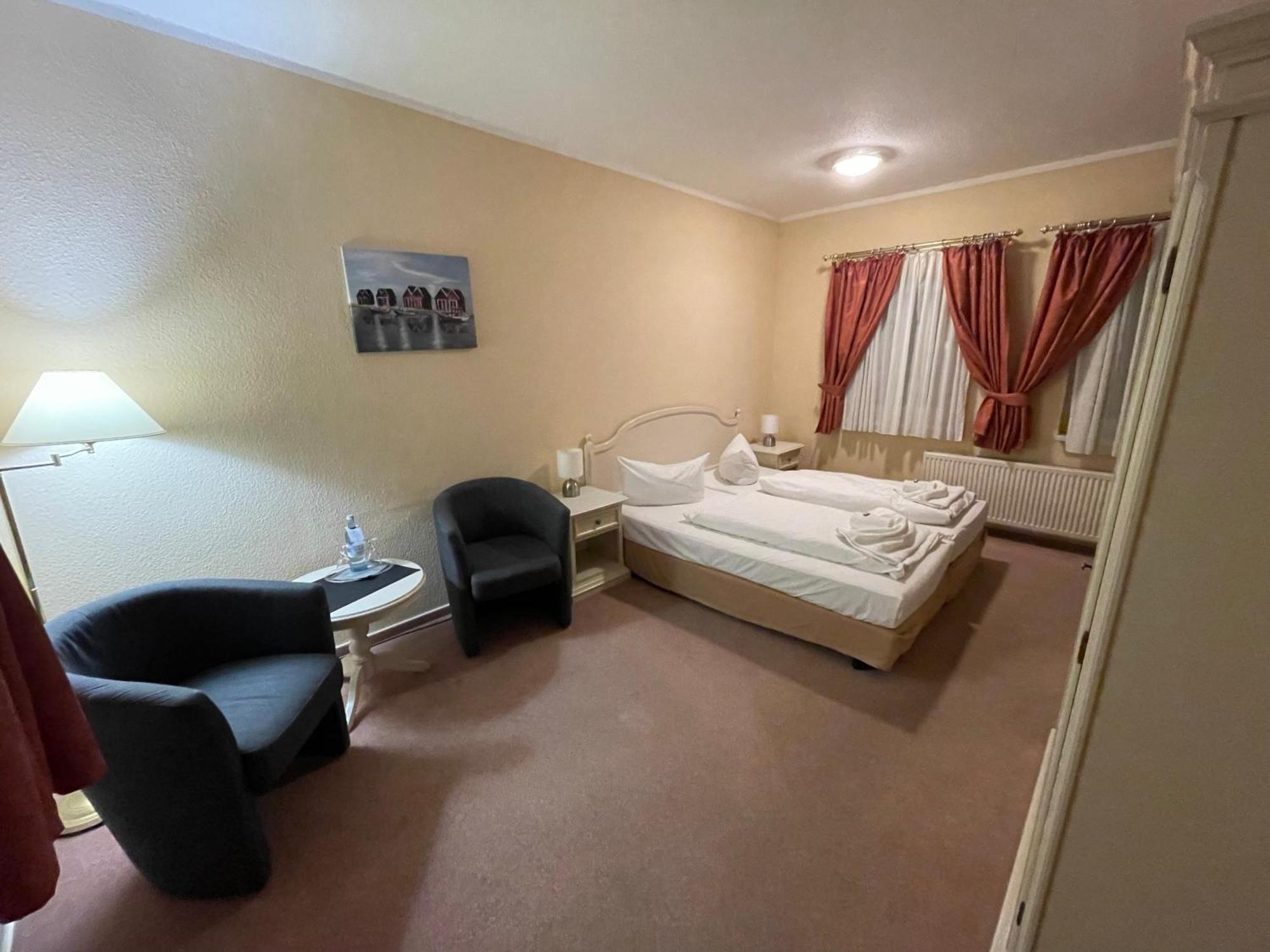 Hotel Zum Strand Росток Экстерьер фото