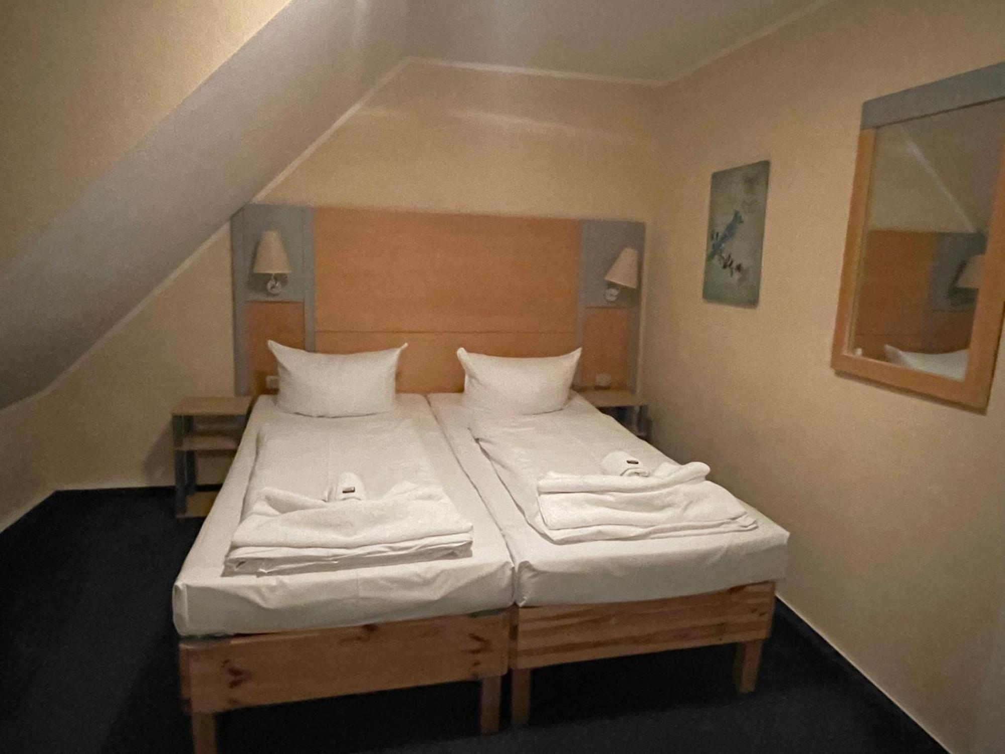Hotel Zum Strand Росток Экстерьер фото
