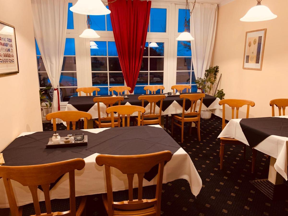 Hotel Zum Strand Росток Экстерьер фото